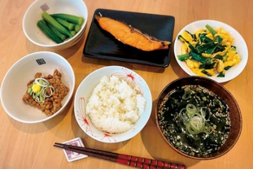 鈴木奈々　母親　料理上手　母親の手料理　1番好き　シンプル　健康的　メニュー